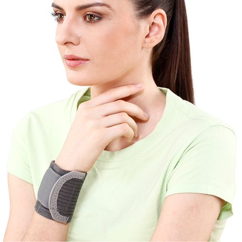 Tynor Wrist with Double Lock E05